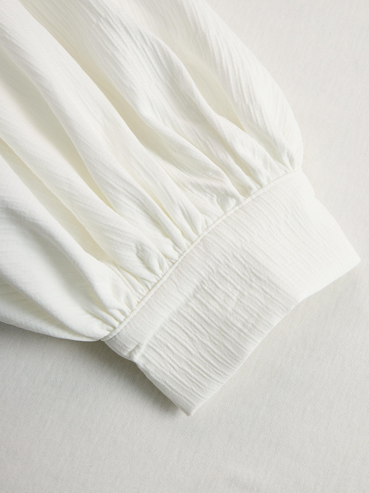 Creamy White Textured Lantern Sleeve Set