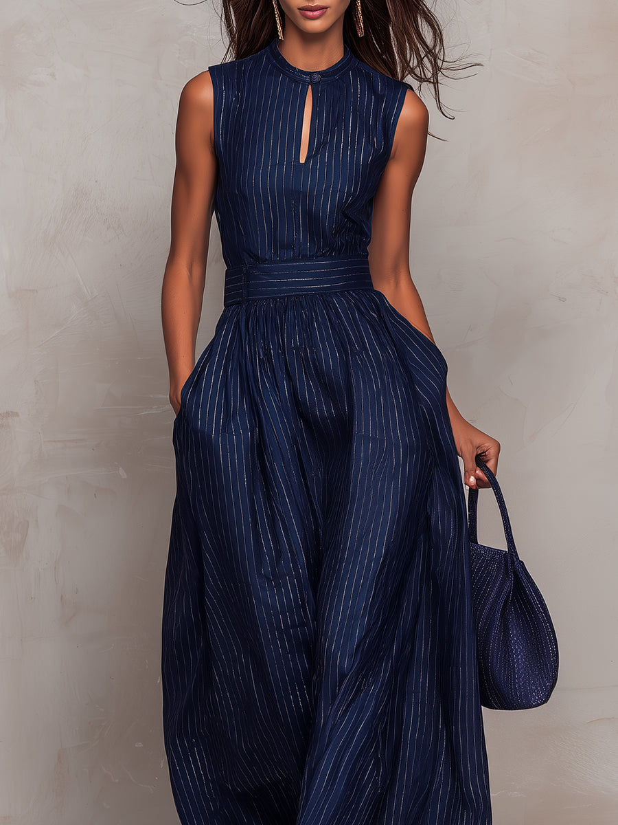 Olga - Conjunto Largo com Decote em Forma de Olho de Fechadura em Azul Escuro Listrado para Mulher