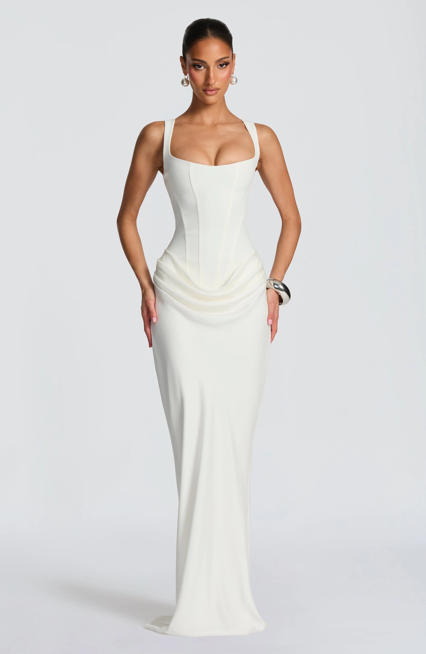 Vittoria™ | Vestido maxi satinado con escote cuadrado - Nuovo&CO